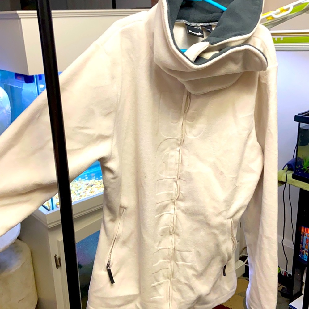 Women’s white soft sweater jacket bench